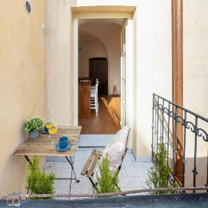 Prague Days - Two-bedroom Apartment with Workspace and Balcony in Old Town