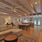 Spacious 3B2B Minutes to Skyline Virginia