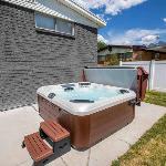 Family Getaway | Hot Tub + Trampoline + Fire Pit + Foosball Utah