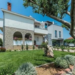 Apartments with parking space Privlaka Zadar - 23472