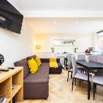 West Kensington 2BR Steps to Tube Sleeps 7