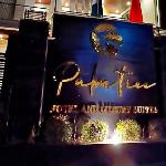 Palm tree hotel