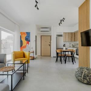 Astra 2-BR apartment in Athens