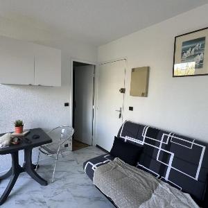 Beautiful renovated T2 - close to the beach