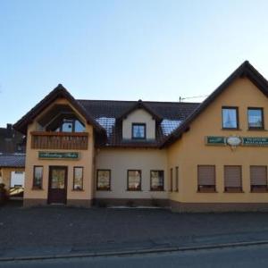 Gasthaus und Pension Mombergstube