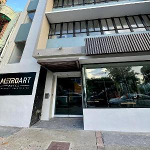 Metro Art Hotel