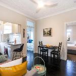 Top Floor 1 Bedroom Apt Sunroom Close To CBD Sydney 