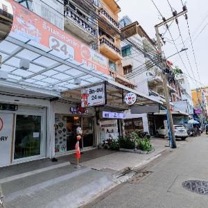Reezq Hostel