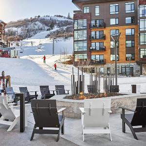 Ski-in/out exclusive 3BR high end luxury at Park City Mountain restaurants spa bar rooftop pool