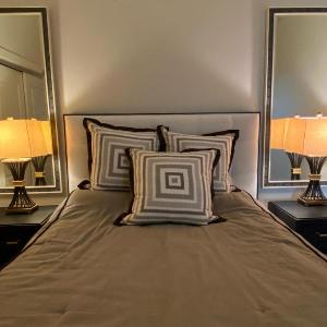 Strongback Suite 207
