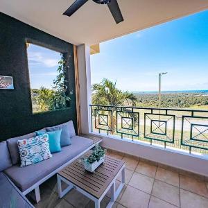 Oasis Village Spacious Apt W/ Ocean View For 9