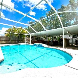Private Oasis Retreat Heated Pool Hot Tub Beaches