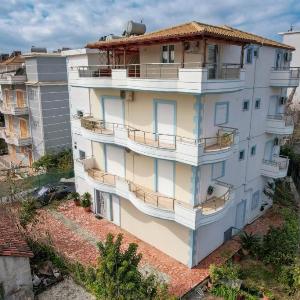 Sunborn Apartments