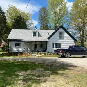 Lakeview Farmhouse with Beach Access