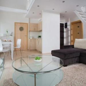 Yellow House Lodging