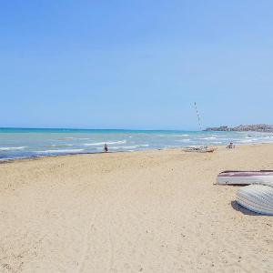 064 New Modern Mood - Alicante Holiday