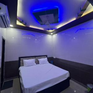 FabHotel Shri Bhagat Ji Sewa Dham - 250m from prem mandir