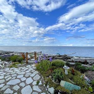 Sq Strait By The Sea