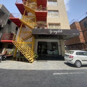 Springdale Suites