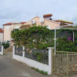 Apartments Zdravko