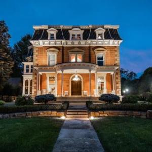 Hotels near Thompson Raceway Park - Steele Mansion Inn & Gathering Hub