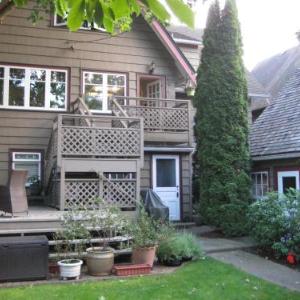 Hotels near Hollywood Theatre Vancouver - Point Grey Guest House