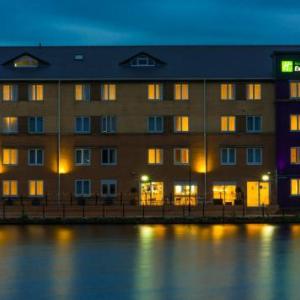 Holiday Inn Express Cardiff Bay