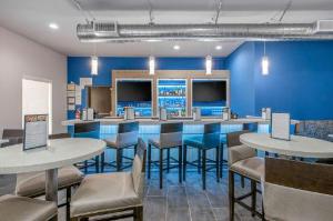 Clarion Inn & Suites DFW North, Irving