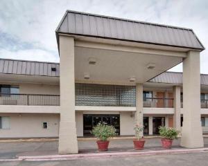 Rodeway Inn & Suites, Texarkana