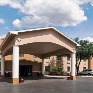 Hotels near Astound Broadband Stadium - Quality Suites Midland