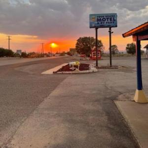 Four Winds Motel & RV Park