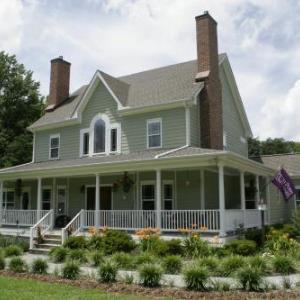 Seven Oaks Inn Bed and Breakfast