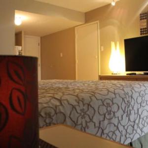 Hotels near Chilliwack Coliseum - Slumber Lodge