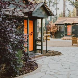 Noon Lodge
