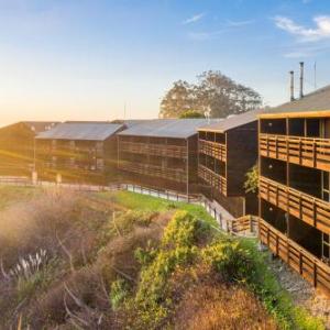 Harbor Lite Lodge