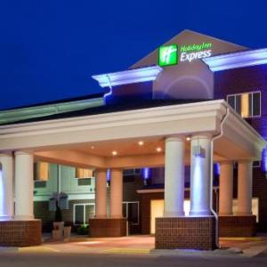 DakotaDome Hotels - Holiday Inn Express Hotel & Suites Vermillion