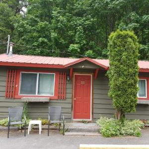 Chilliwack Coliseum Hotels - Holiday Motel & RV Resort