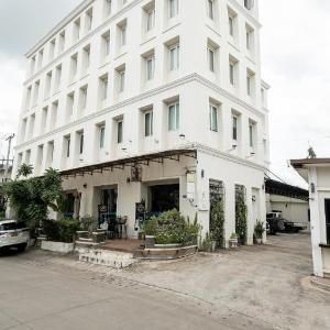 Niraxay Apartment