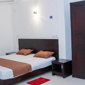 Yash Rest Inn