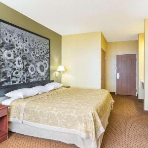 Western Inn & Suites