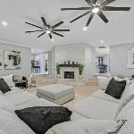 Luxury 5BR Retreat Pool Hot Tub Gym 7000sqf