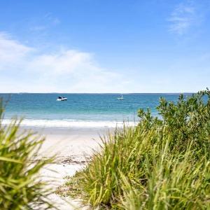 Sabia Beach House by Book Jervis Bay - Beachfront - Sleeps 6