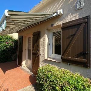 Maison plain-pied à Argelès-sur-Mer avec garage proche transports et commerces - FR-1-732-87