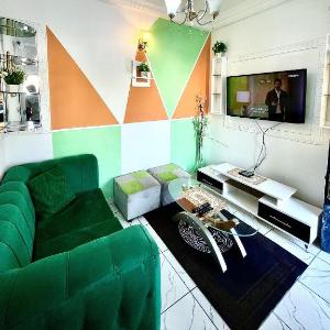 1 Bed Studio Sleeps 2 - Canal View Wifi Parking
