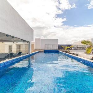 Bright 1 BD Suite with Balcony