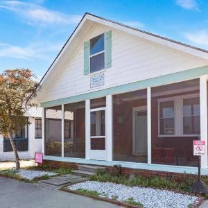 Cozy Entire Home The Breakfast Club House 3BR 2 BA