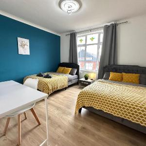 Open Mind Property - 4 Beds & Free Parking