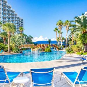Florida Poolside Paradise with Tennis and Gym