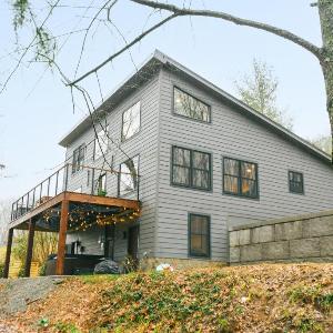 Modern Lakeview Escape with Hot Tub & Game Room