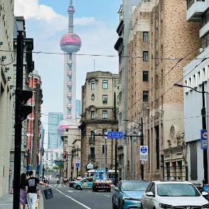 Molly House-Right on Nanjing East Road the Bund 2-Bedrooms with Elevator Apart ment Near the subway